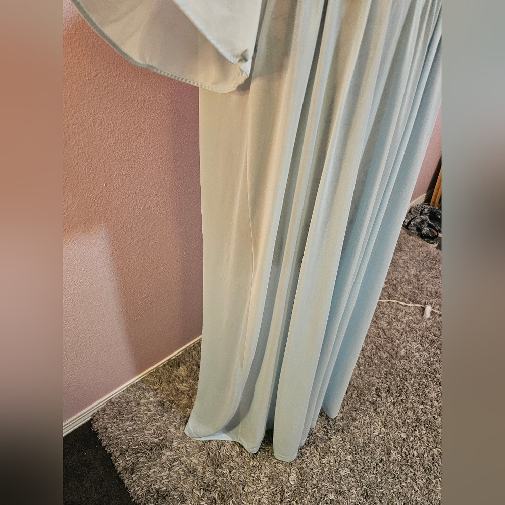 Beautiful Silky Smooth Vintage Nightgown - Picture 4 of 12